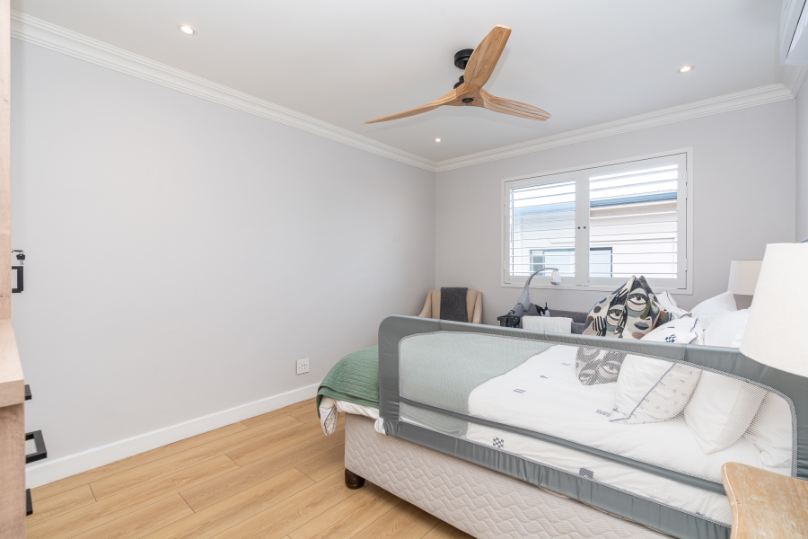 4 Bedroom Property for Sale in Sea Point Western Cape